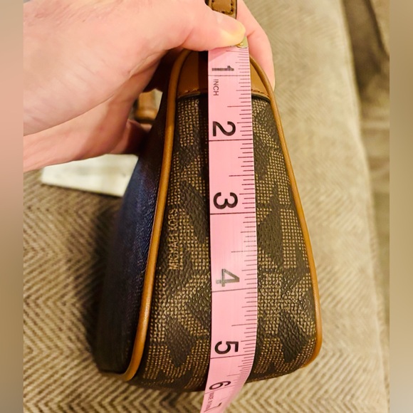 MICHEAL KORS SOLD 🦋 gorgeous shoulder Signature Logo bag NW - Picture 10 of 12